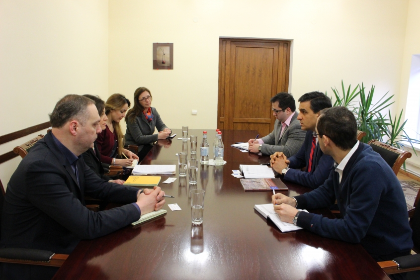 Arman Tatoyan had an official meeting with the representatives of Human Rights Watch