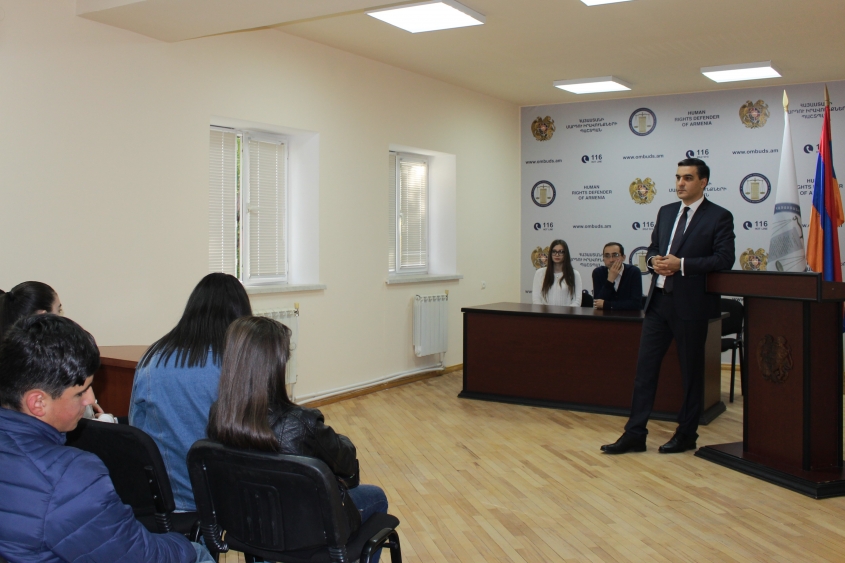 The Defender encouraged studying well: a meeting with the students of Gyumri Economic College